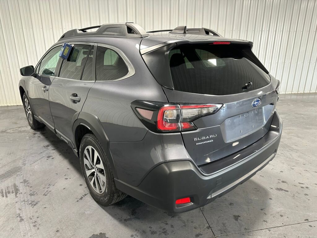 Used 2024 Subaru Outback Premium image 3