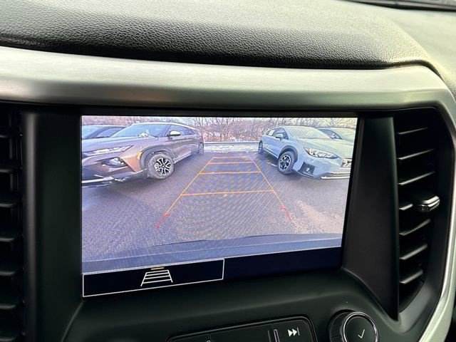 Used 2021 GMC Acadia SLE w/ Driver Convenience Package image 14