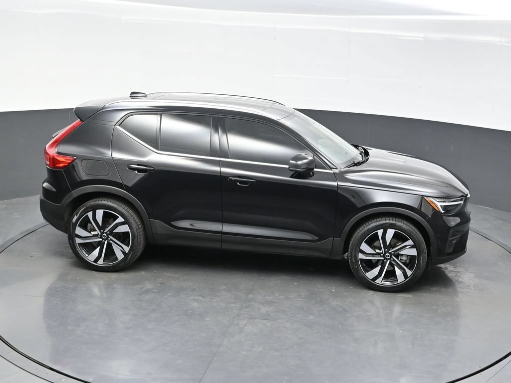 Used 2024 Volvo XC40 B5 Ultimate w/ Protection Package Premier AWD/4WD image 37