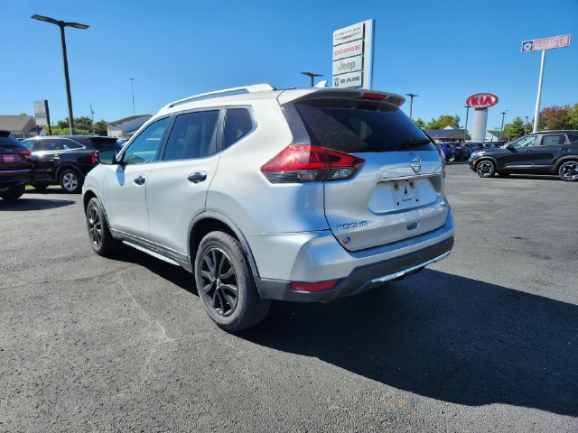 Used 2018 Nissan Rogue SV AWD/4WD image 6