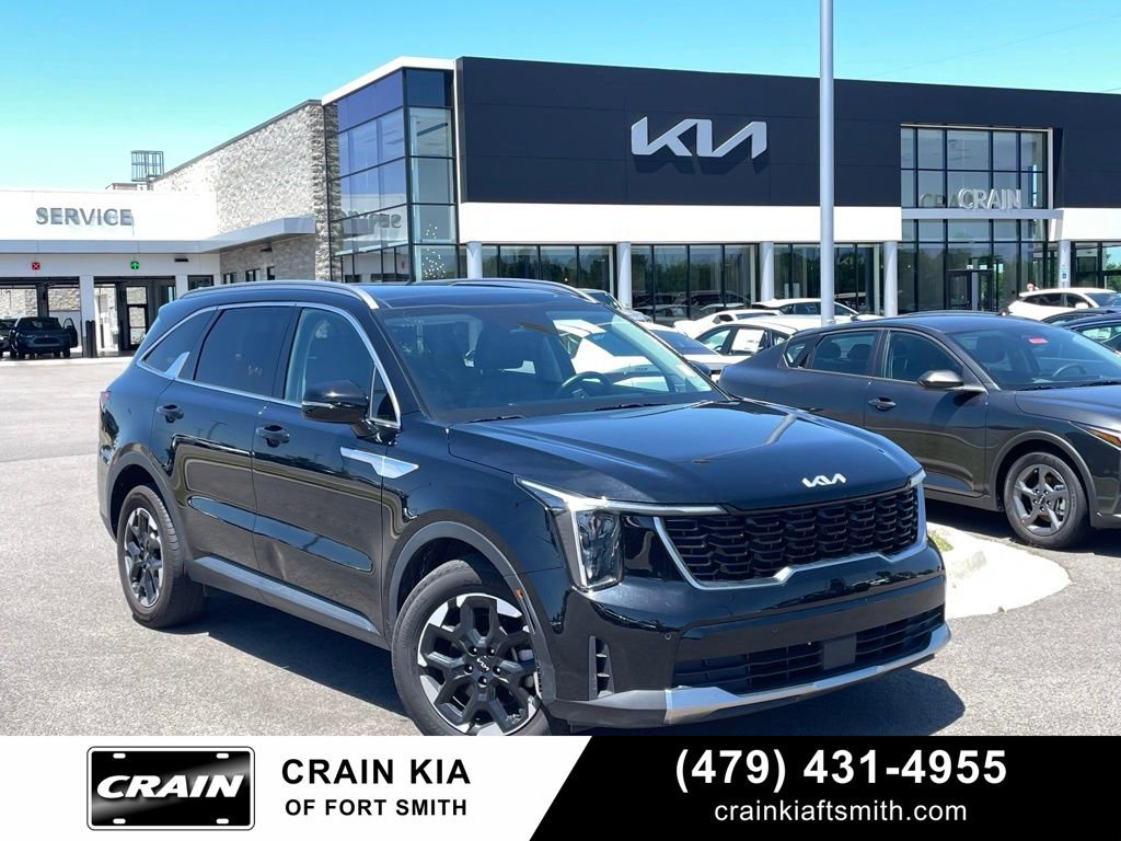 Certified 2025 Kia Sorento S w/ Panoramic Sunroof Package