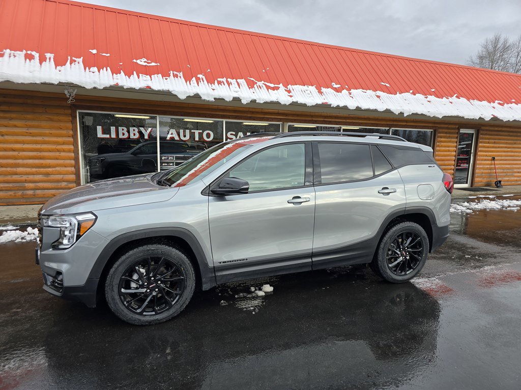 Used 2023 GMC Terrain SLT image 27