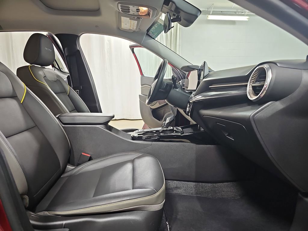 Used 2024 Chevrolet Trax ACTIV w/ Sunroof Package image 13