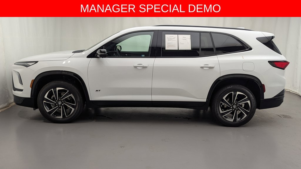 Used 2026 Buick Enclave Sport Touring w/ Power Package AWD/4WD image 10