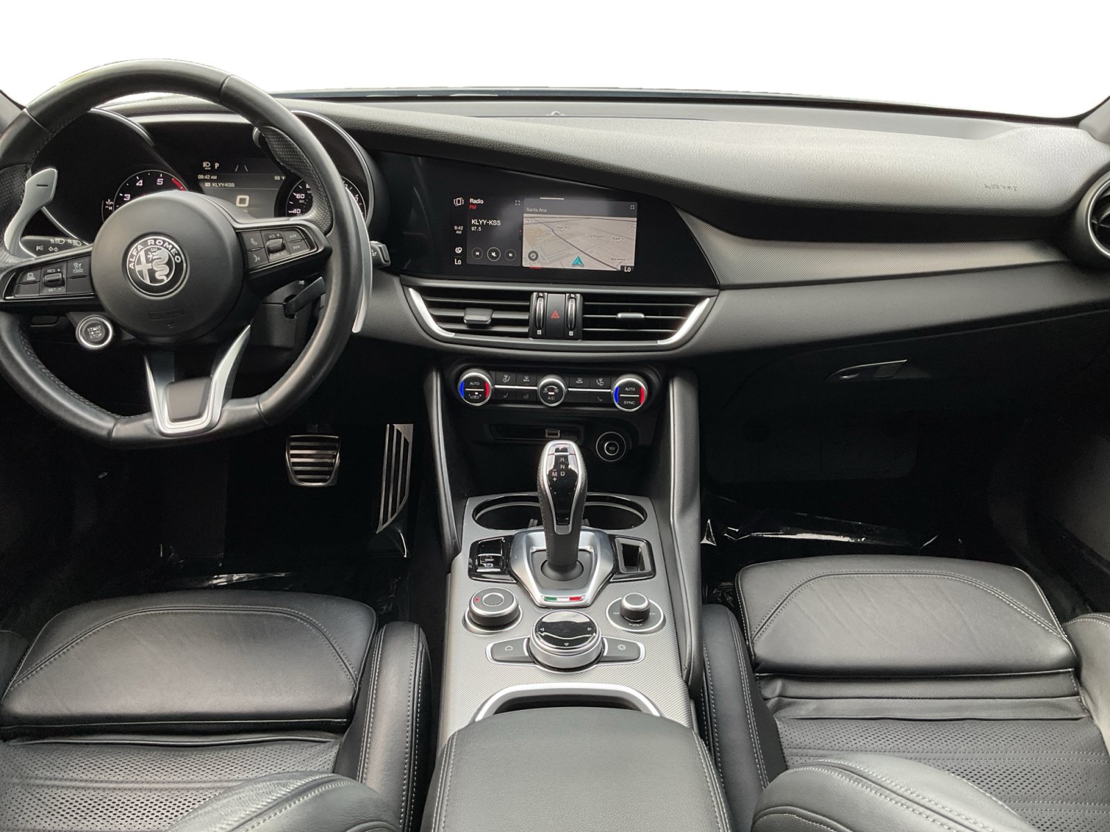 Used 2023 Alfa Romeo Giulia Veloce RWD image 10