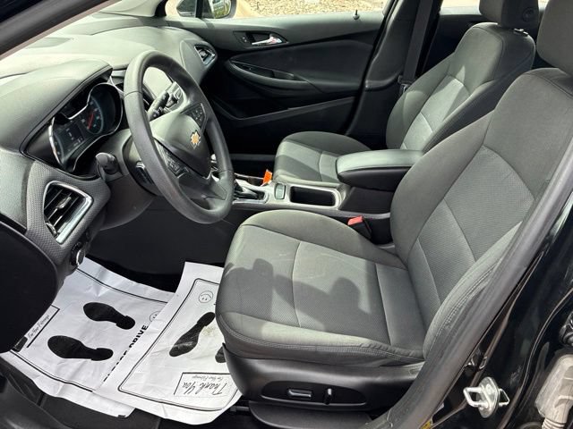 Used 2017 Chevrolet Cruze LT w/ Convenience Package FWD image 10