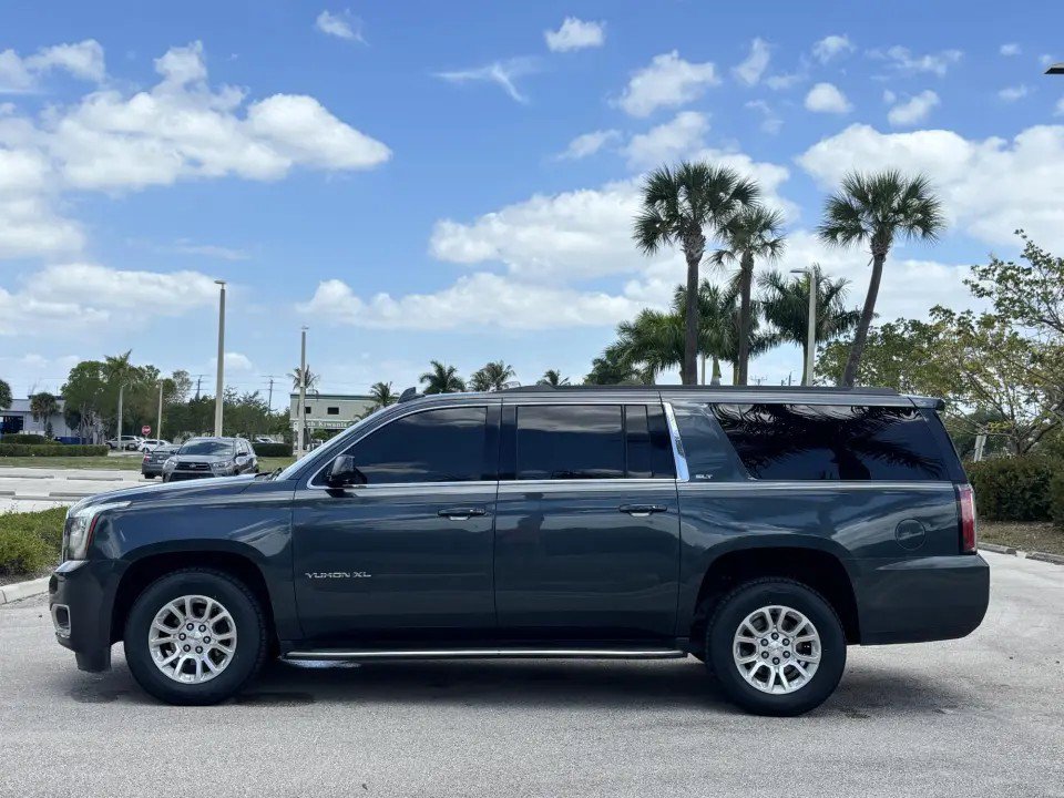 Used 2019 GMC Yukon XL SLT AWD/4WD image 9