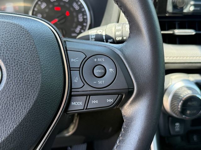 Used 2022 Toyota RAV4 XLE Premium FWD image 17