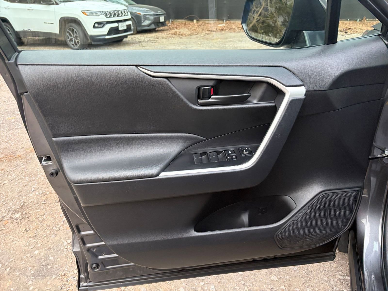 Used 2025 Toyota RAV4 LE AWD/4WD image 18