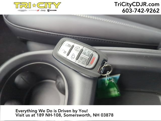 New 2026 Chrysler Voyager LX image 28