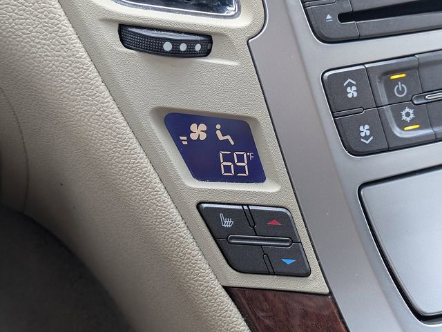 Used 2012 Cadillac CTS Luxury RWD image 34