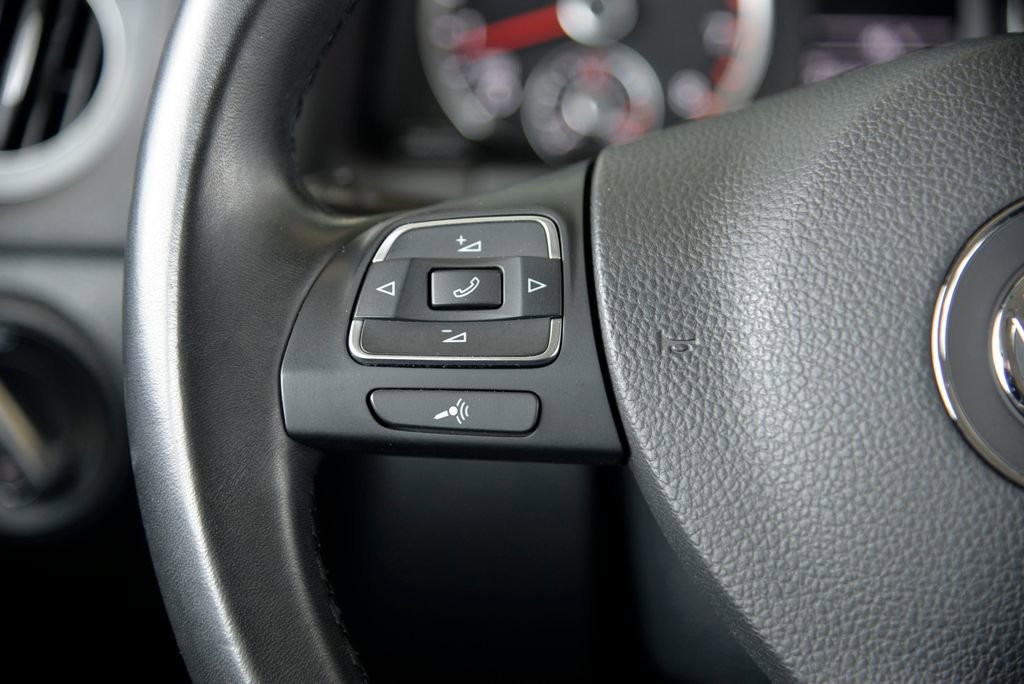 Used 2017 Volkswagen Tiguan S image 22