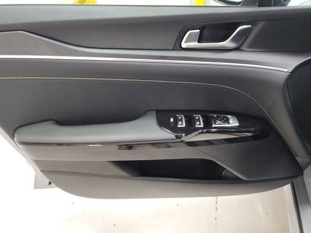 Used 2025 Kia K5 GT image 23