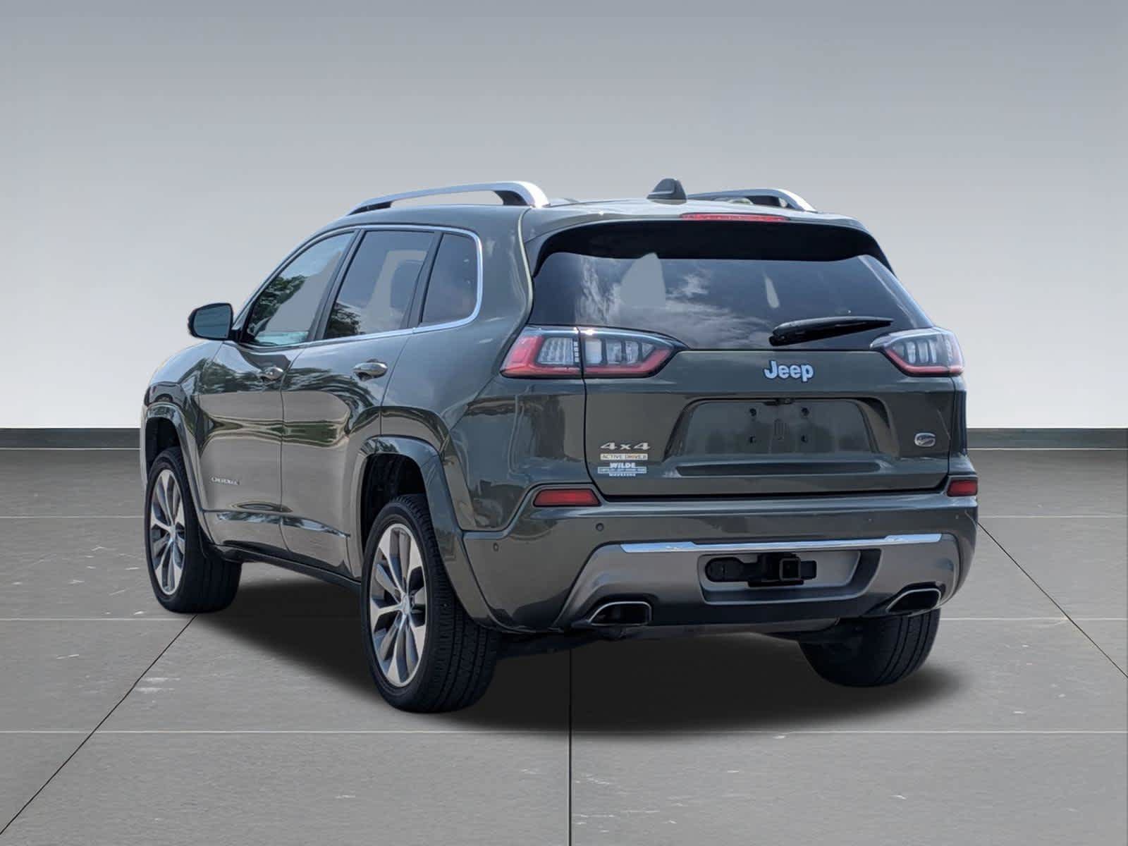 Used 2019 Jeep Cherokee Overland w/ Technology Group AWD/4WD image 3