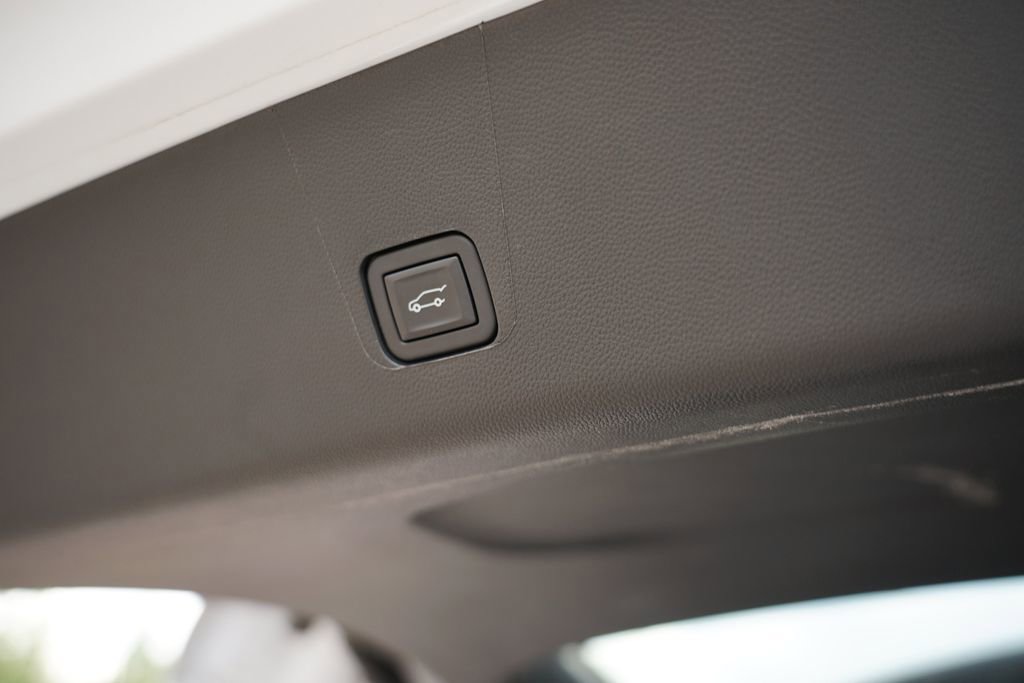 Used 2023 Chevrolet Traverse High Country w/ LPO, Floor Liner Package image 37