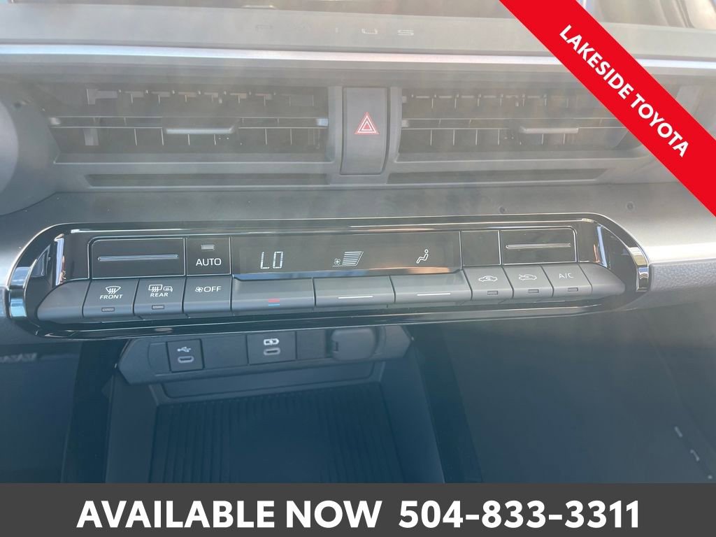 Certified 2025 Toyota Prius LE image 29