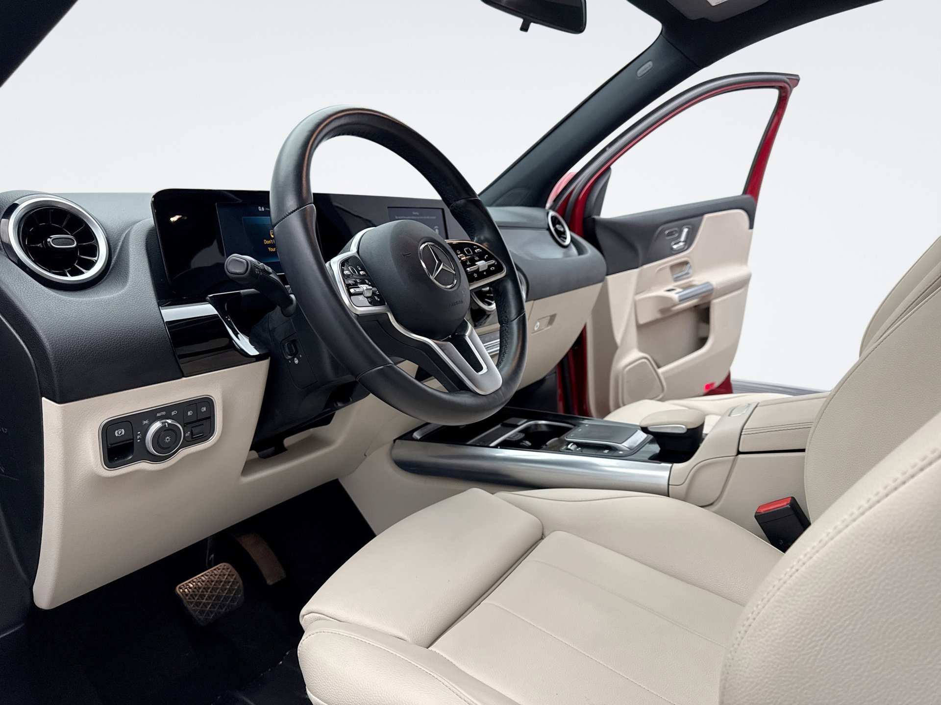 Used 2023 Mercedes-Benz GLA 250 4MATIC image 10