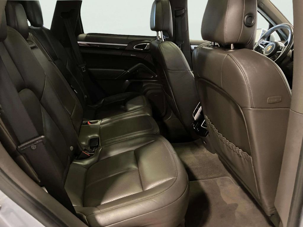 Used 2017 Porsche Cayenne S AWD/4WD image 24