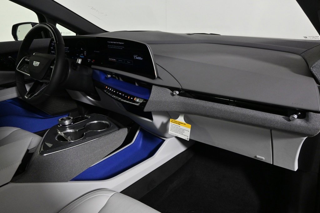 New 2026 Cadillac Optiq Luxury 2 image 15