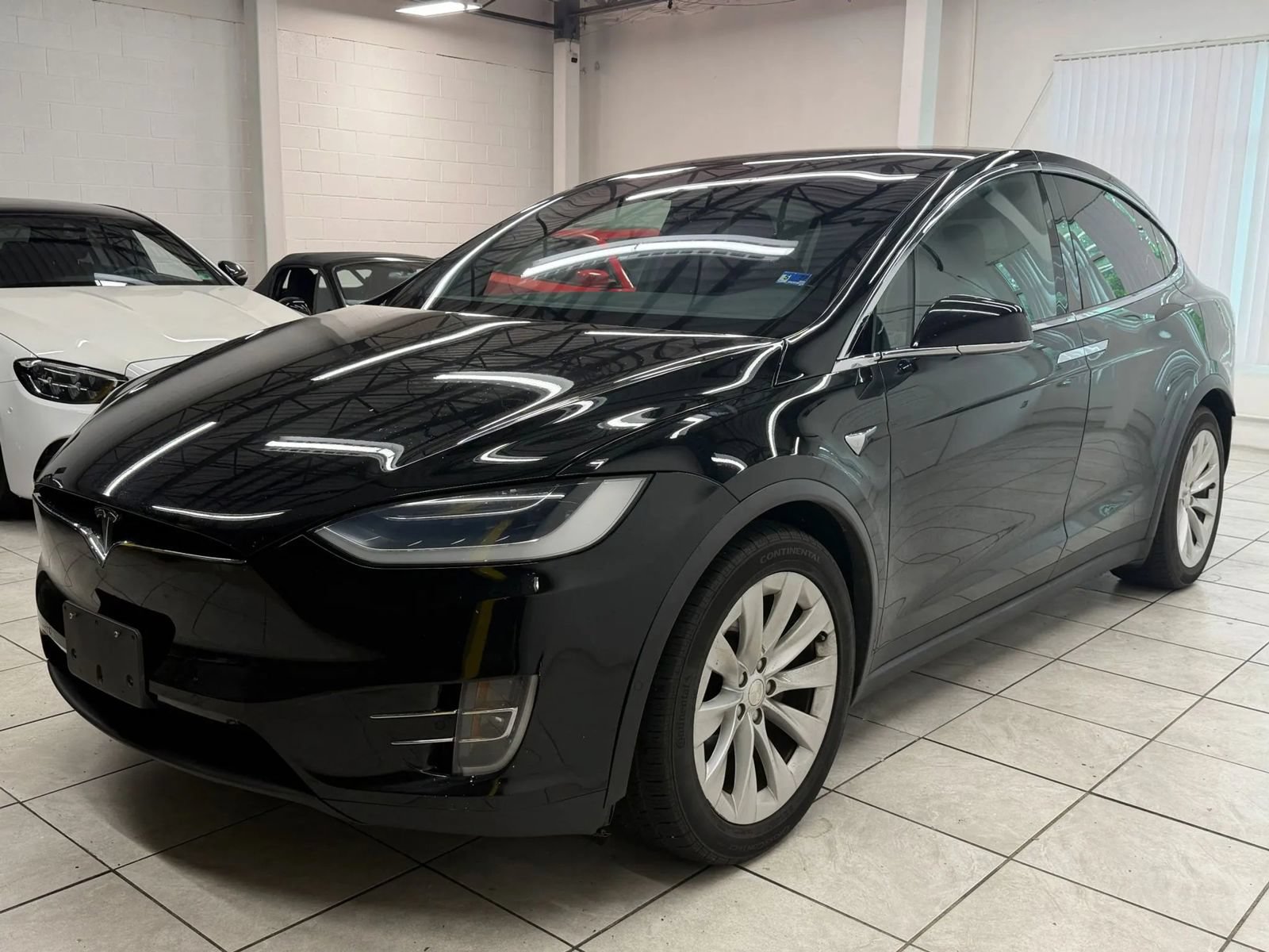 Used 2018 Tesla Model X 100D AWD/4WD image 3