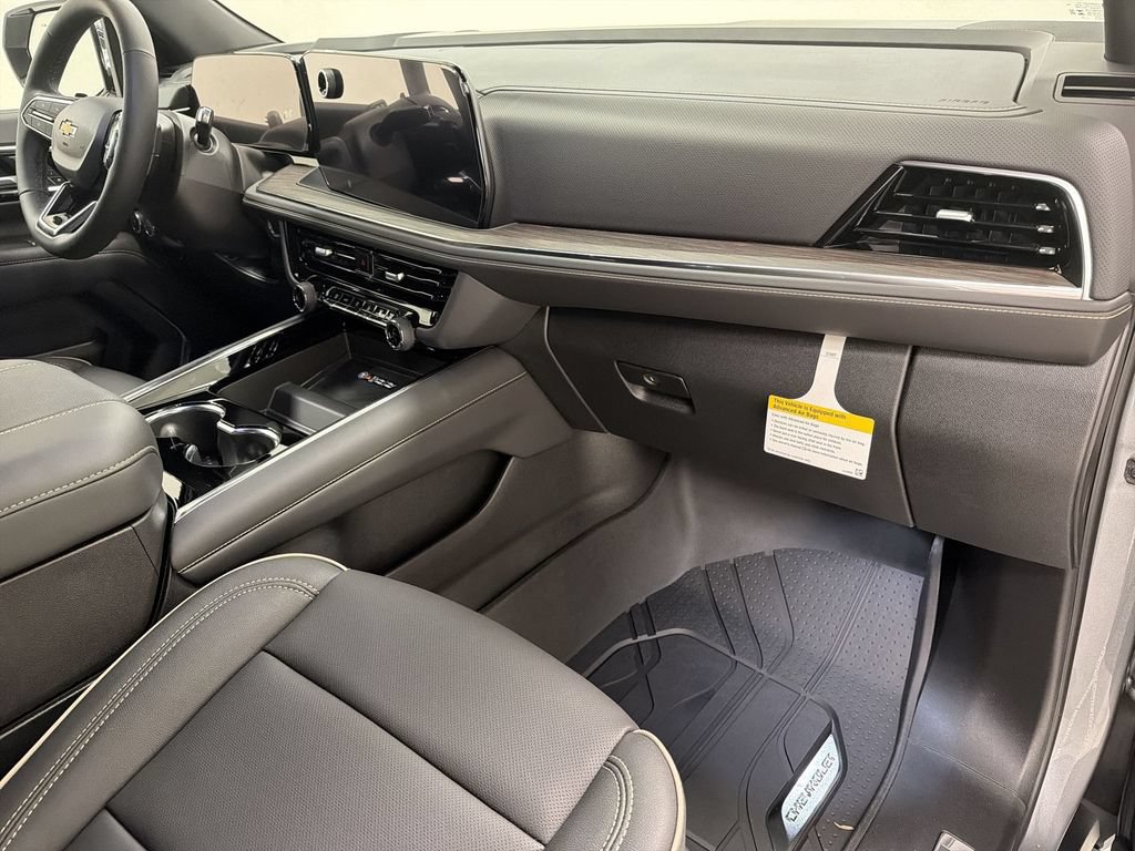 New 2026 Chevrolet Suburban Premier w/ Sun And Tow Package AWD/4WD image 30