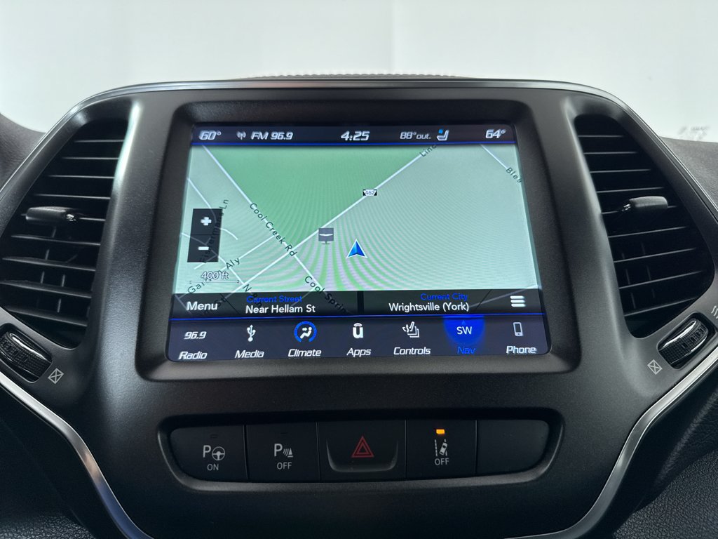 Used 2019 Jeep Cherokee Trailhawk AWD/4WD image 16