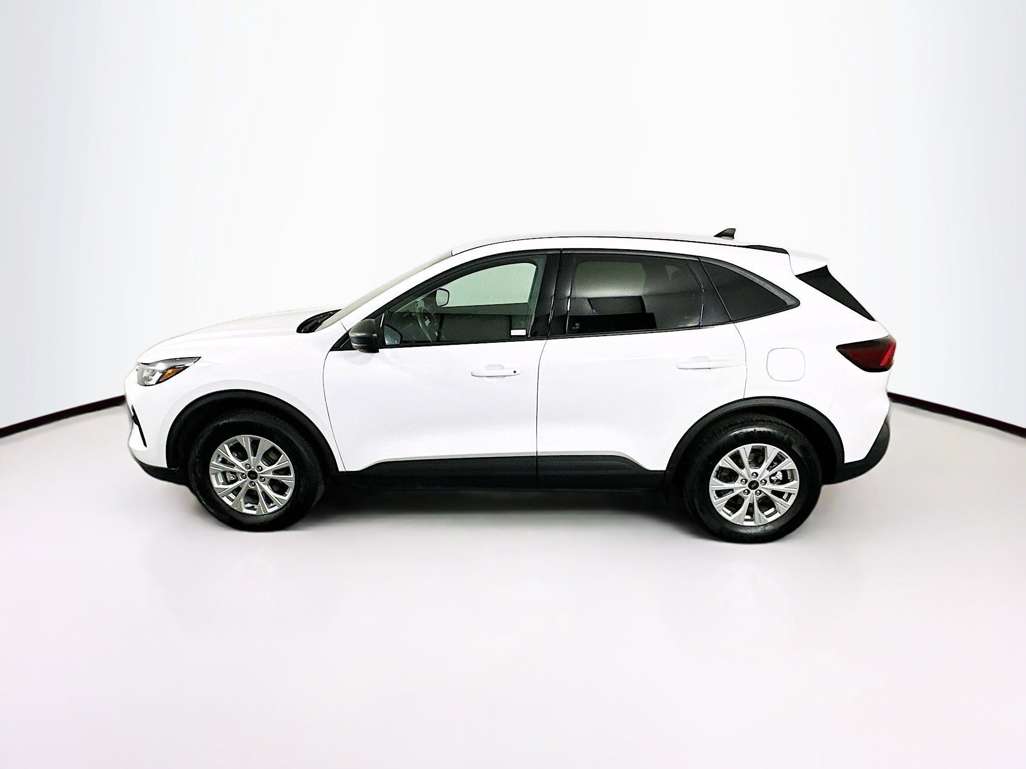 Used 2025 Ford Escape Active AWD/4WD image 4