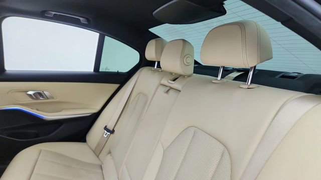 Used 2022 BMW 330i Sedan w/ Driving Assistance Package RWD image 29
