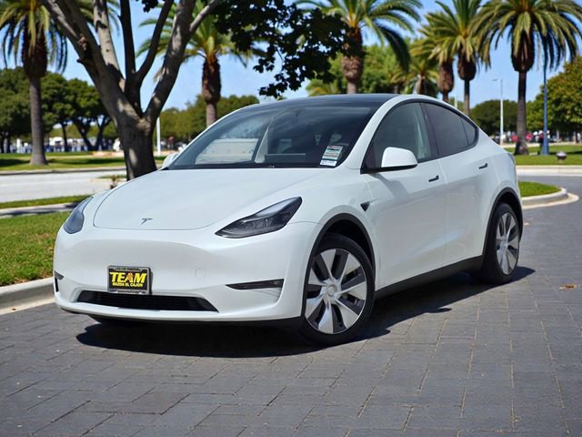 Used 2023 Tesla Model Y Long Range video 2