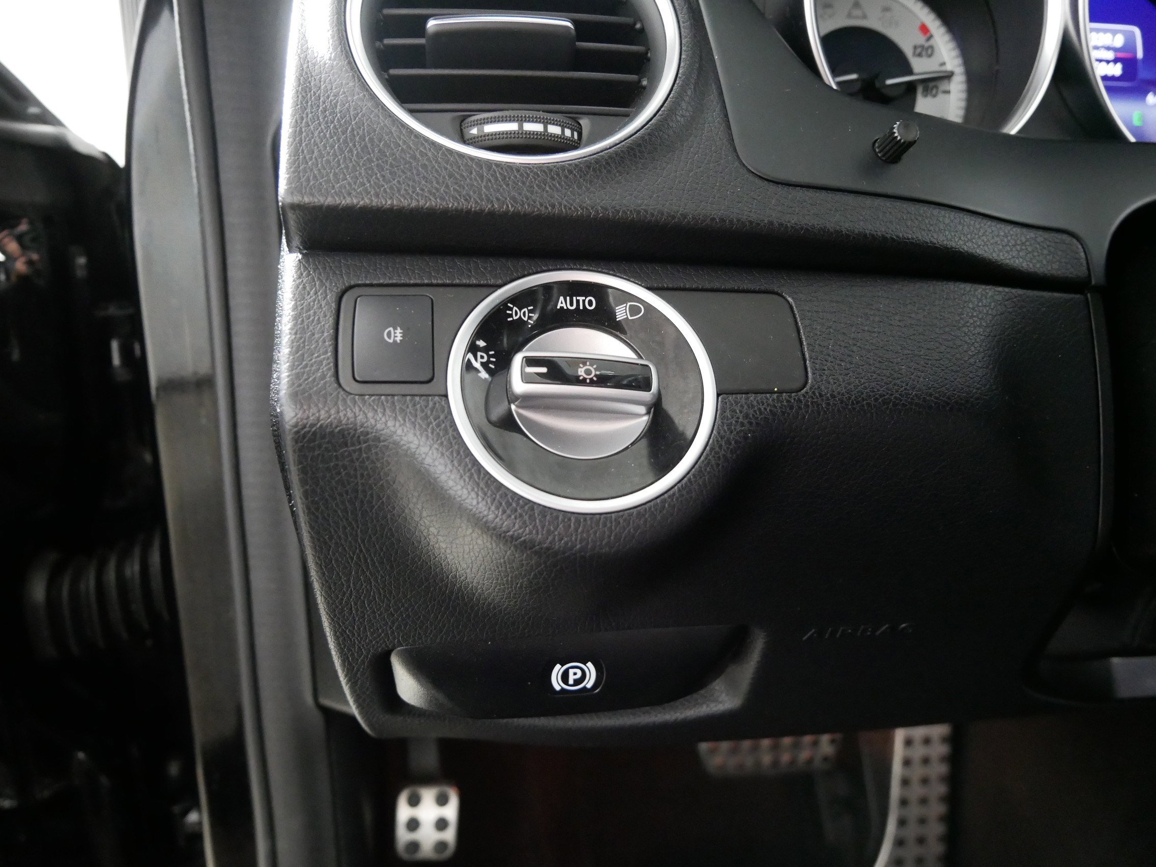 Used 2014 Mercedes-Benz C 250 Coupe image 26