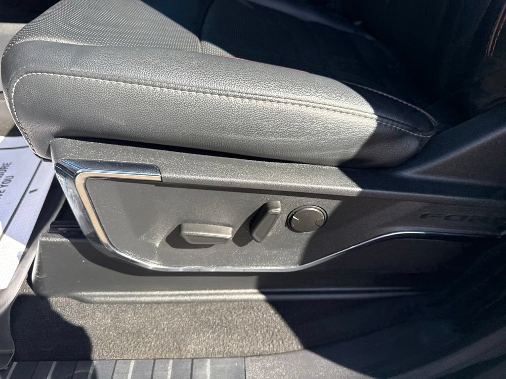 Used 2024 Ford F250 Lariat w/ Sport Appearance Package AWD/4WD image 26