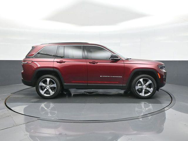 Used 2024 Jeep Grand Cherokee Limited AWD/4WD image 8