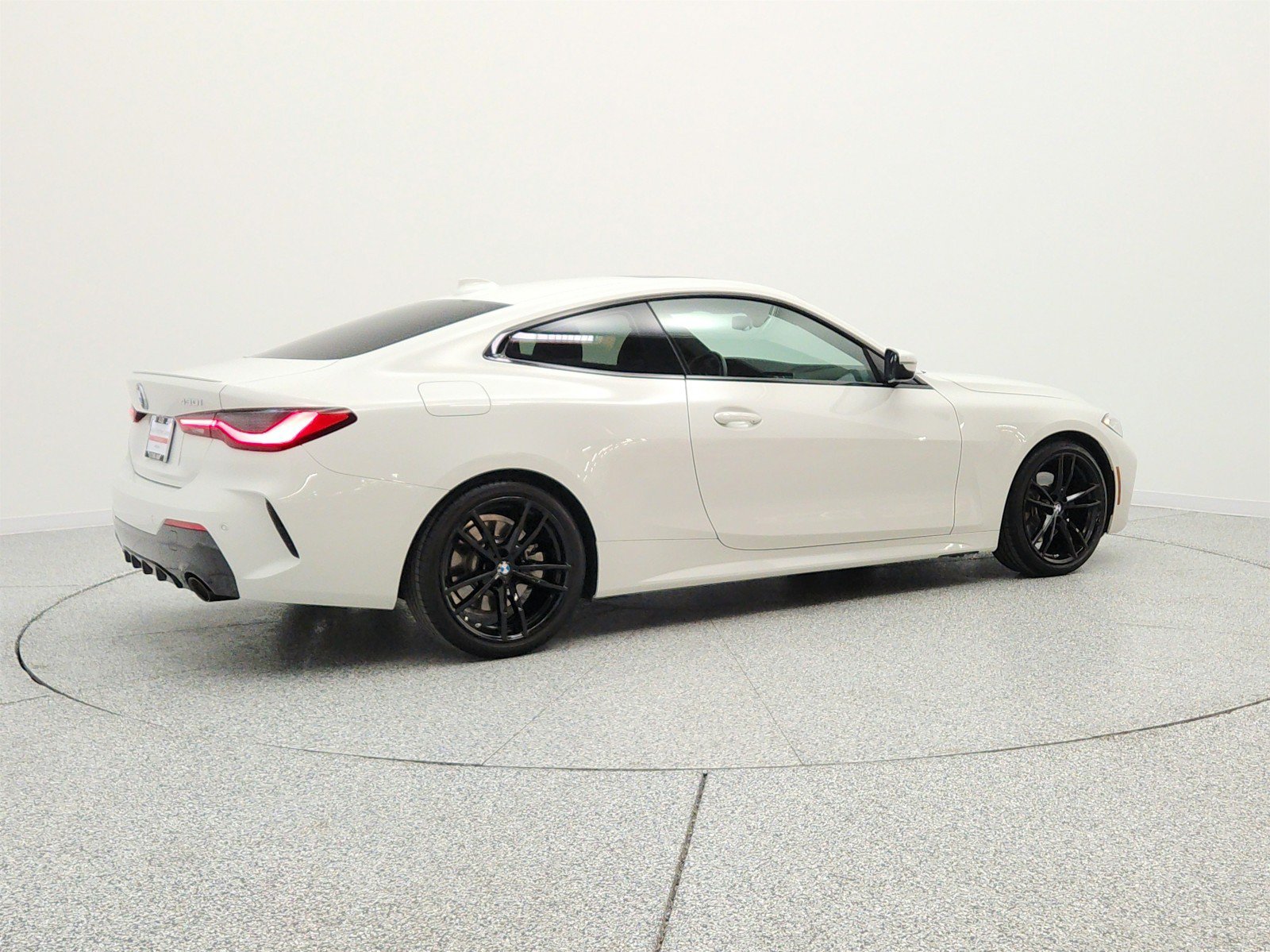 Used 2023 BMW 430i Coupe w/ M Sport Package RWD image 5