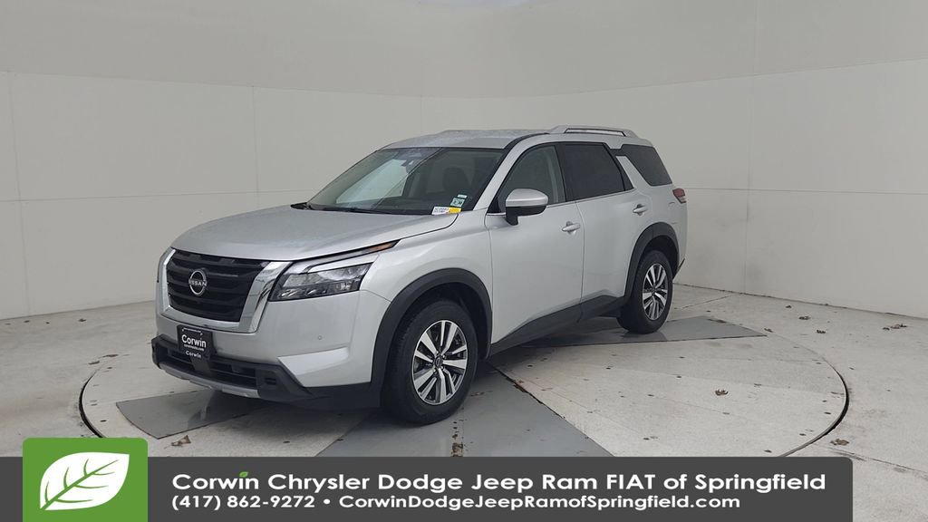 Used 2025 Nissan Pathfinder SL image 6
