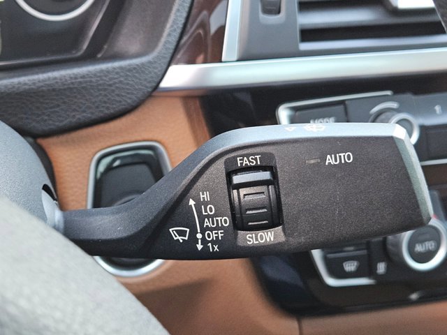 Used 2017 BMW 330e image 24