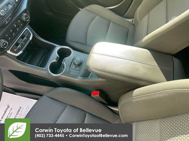 Used 2024 GMC Terrain SLE image 17