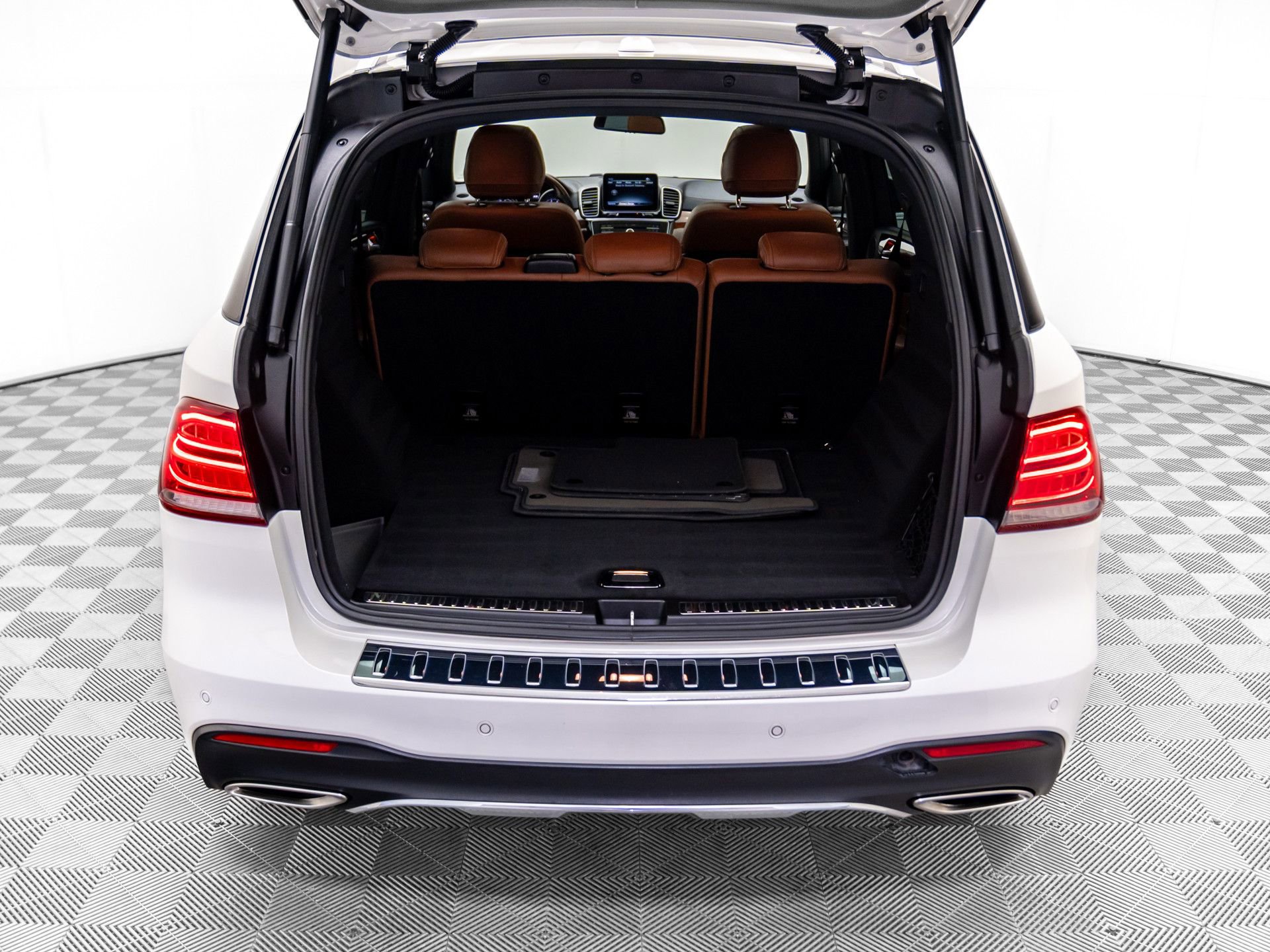 Used 2017 Mercedes-Benz GLE 400 4MATIC image 32