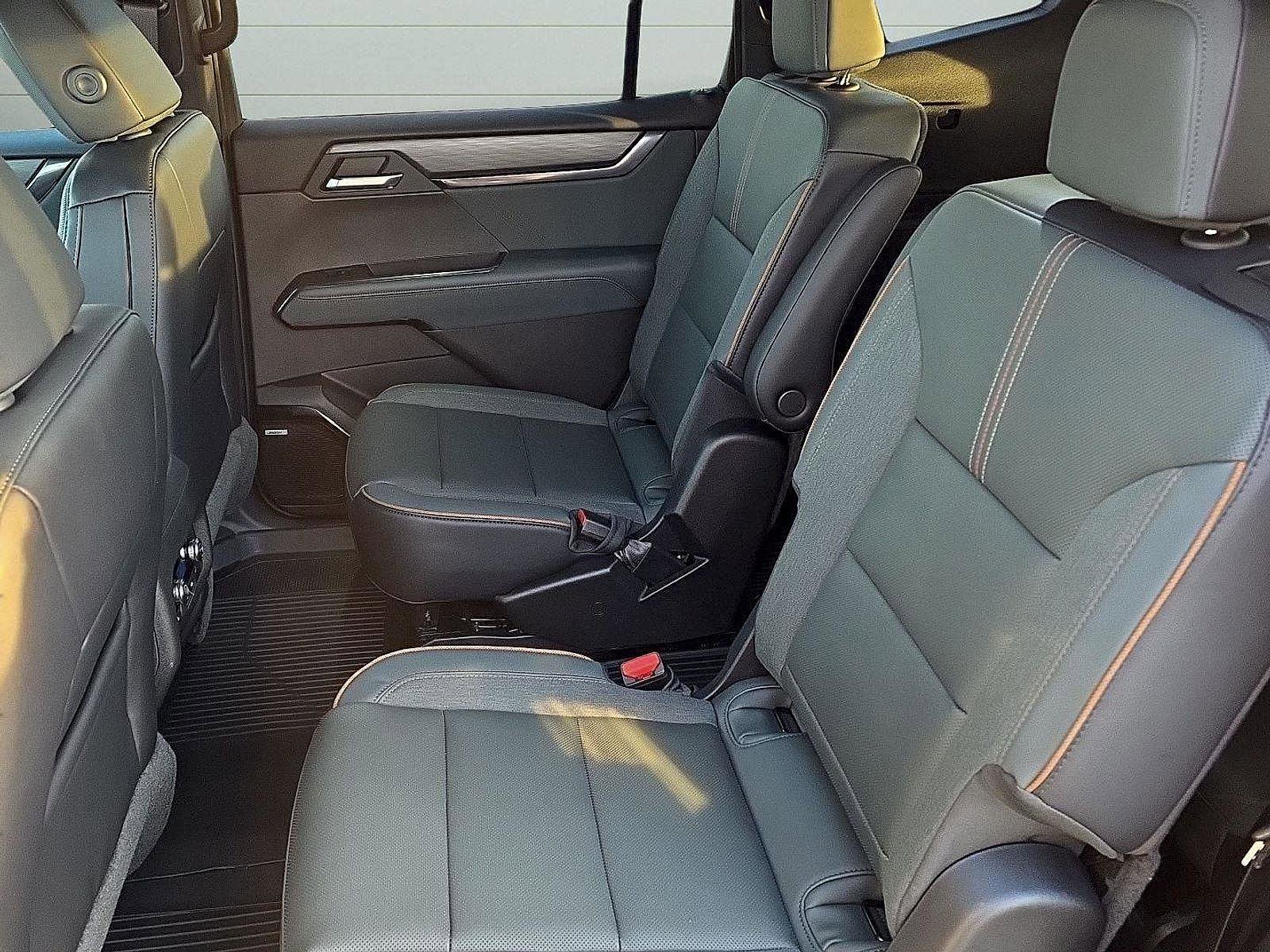 New 2026 GMC Acadia AT4 w/ Super Cruise Package image 13