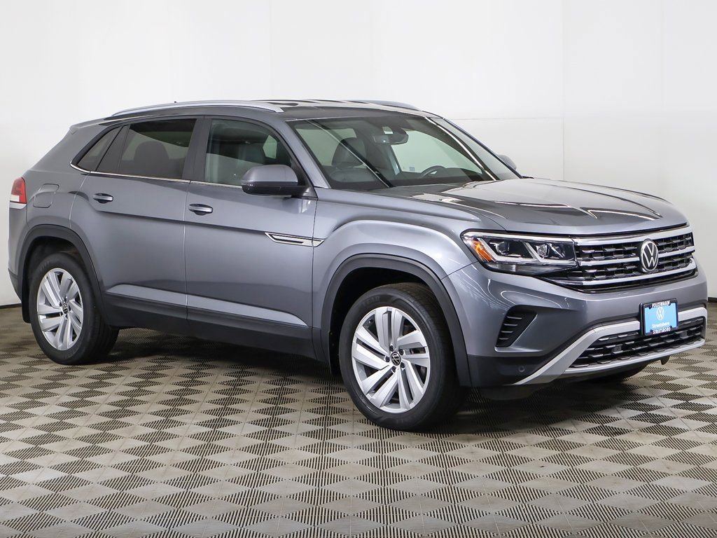 Used 2020 Volkswagen Atlas Cross Sport SE image 2