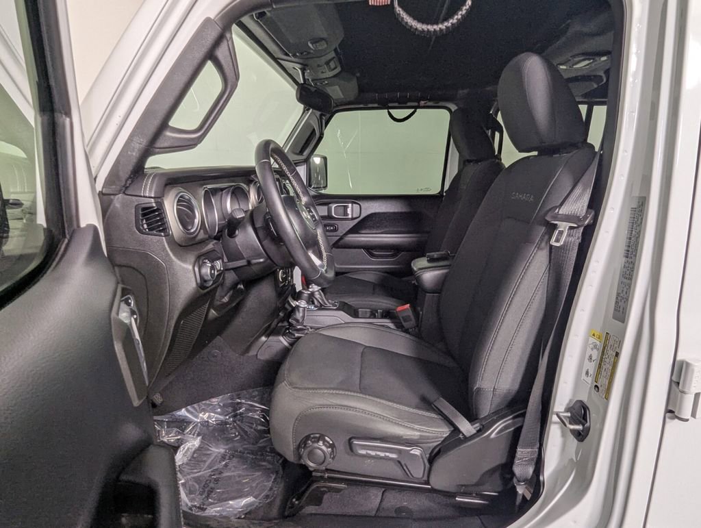 Used 2019 Jeep Wrangler Unlimited Sahara AWD/4WD image 14