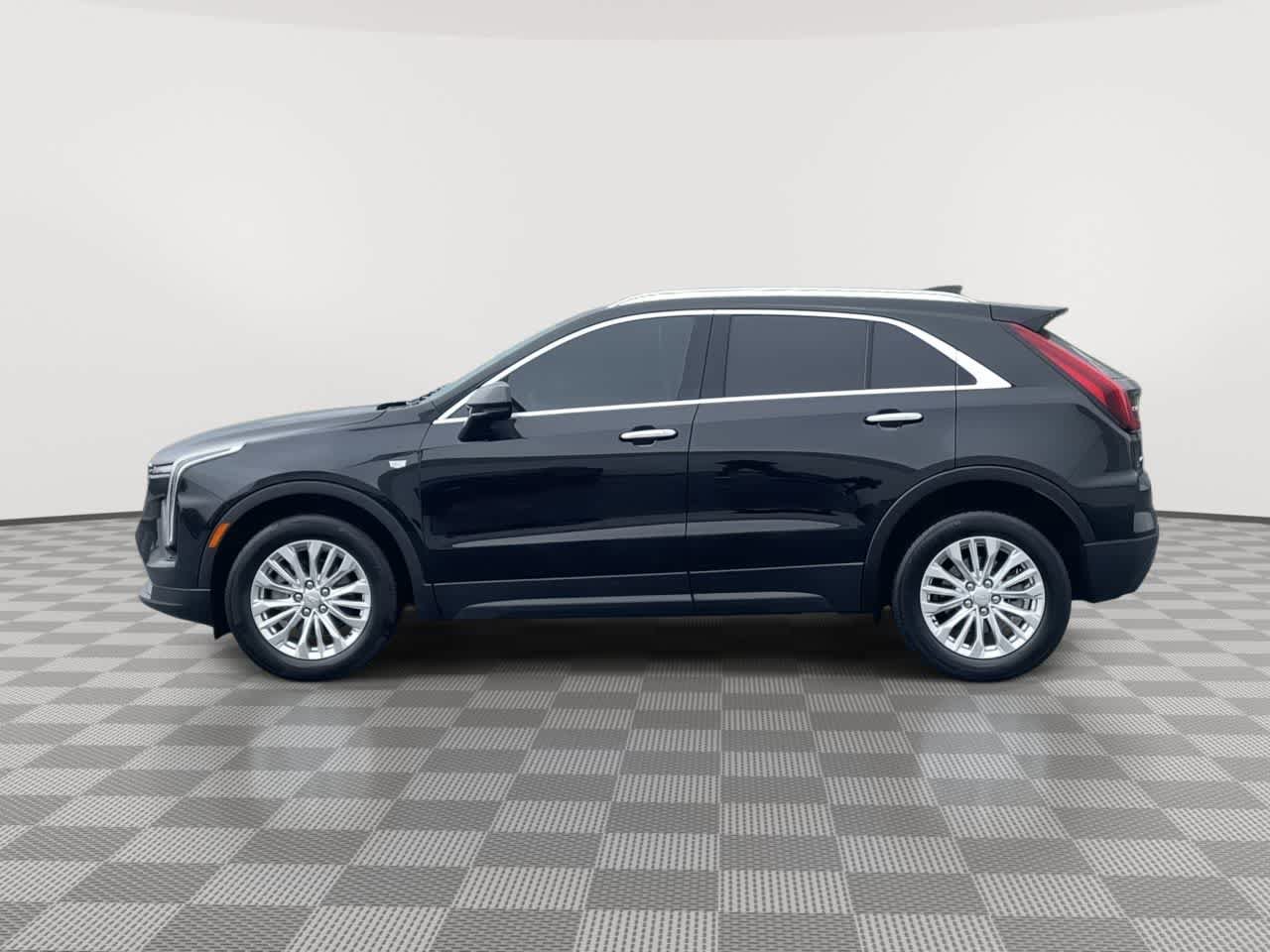 Certified 2024 Cadillac XT4 Luxury w/ Cold Weather Package AWD/4WD image 5