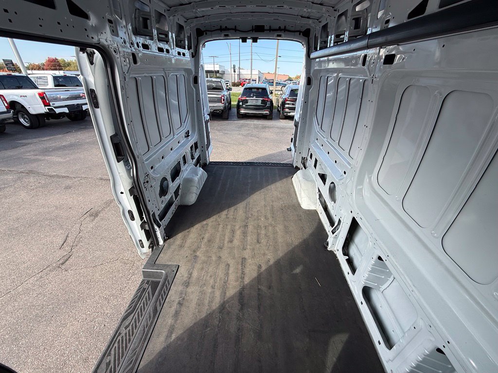 Used 2022 Ford Transit 250 148 High Roof AWD image 26