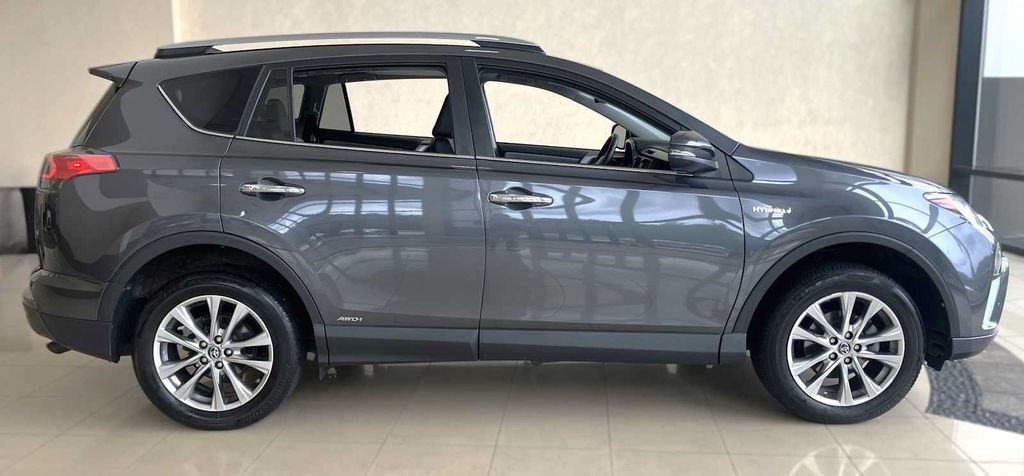 Used 2018 Toyota RAV4 Limited AWD/4WD image 15