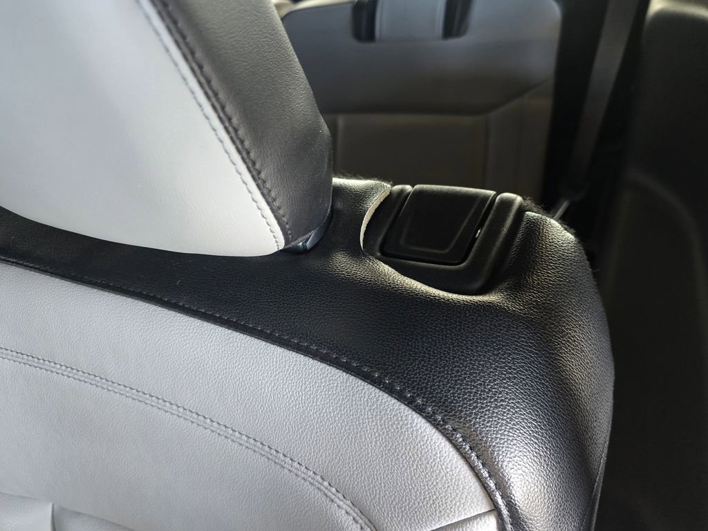 Used 2021 Ford Explorer XLT image 18