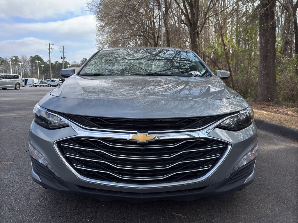 Used 2024 Chevrolet Malibu LT image 2
