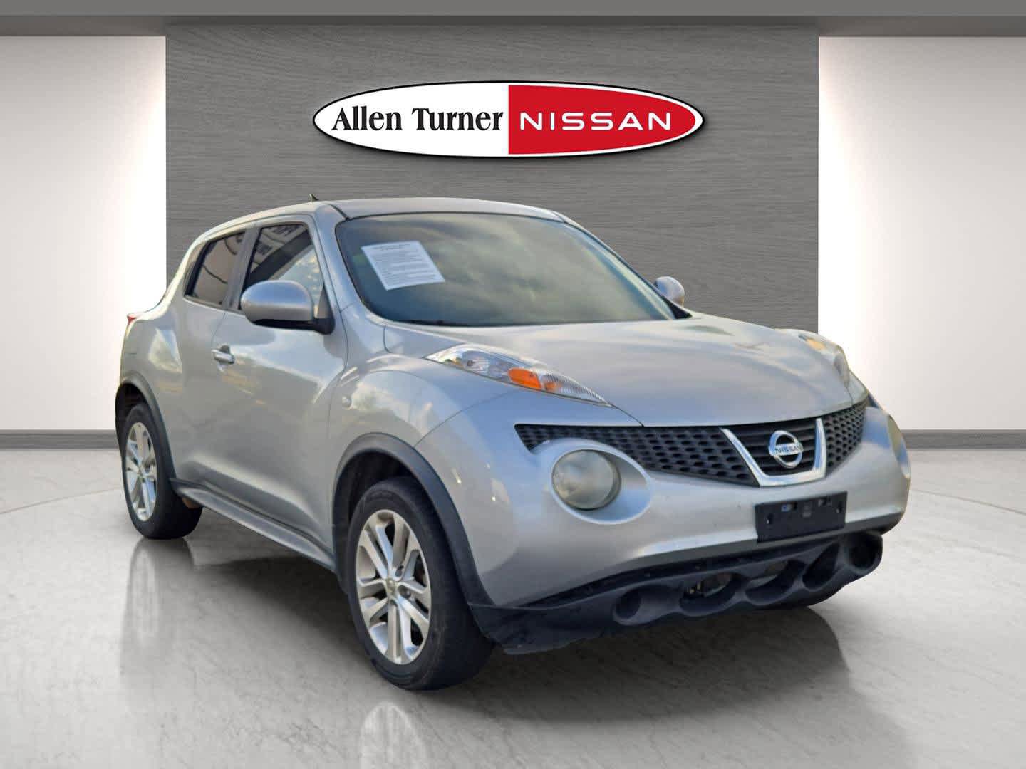Used 2014 Nissan Juke SV w/ Navigation Package FWD video 1