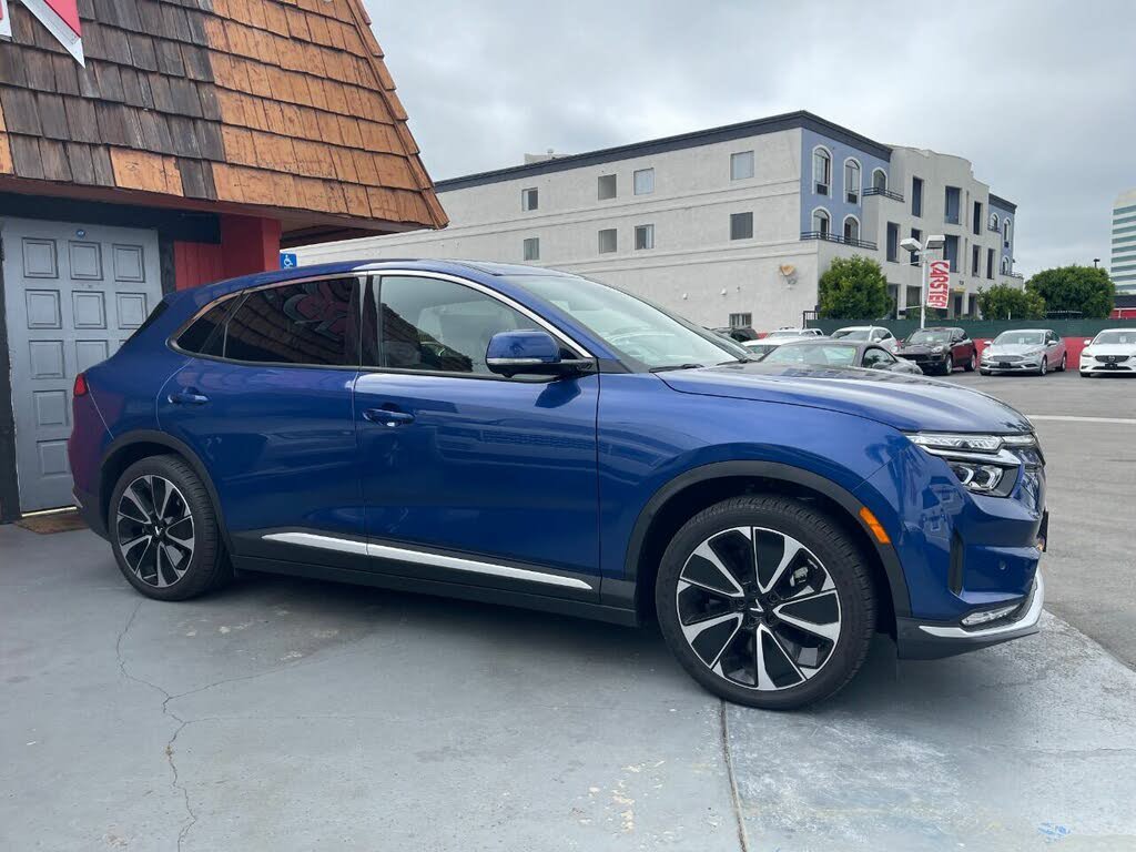 Used 2023 VinFast VF 8 Plus AWD/4WD image 5