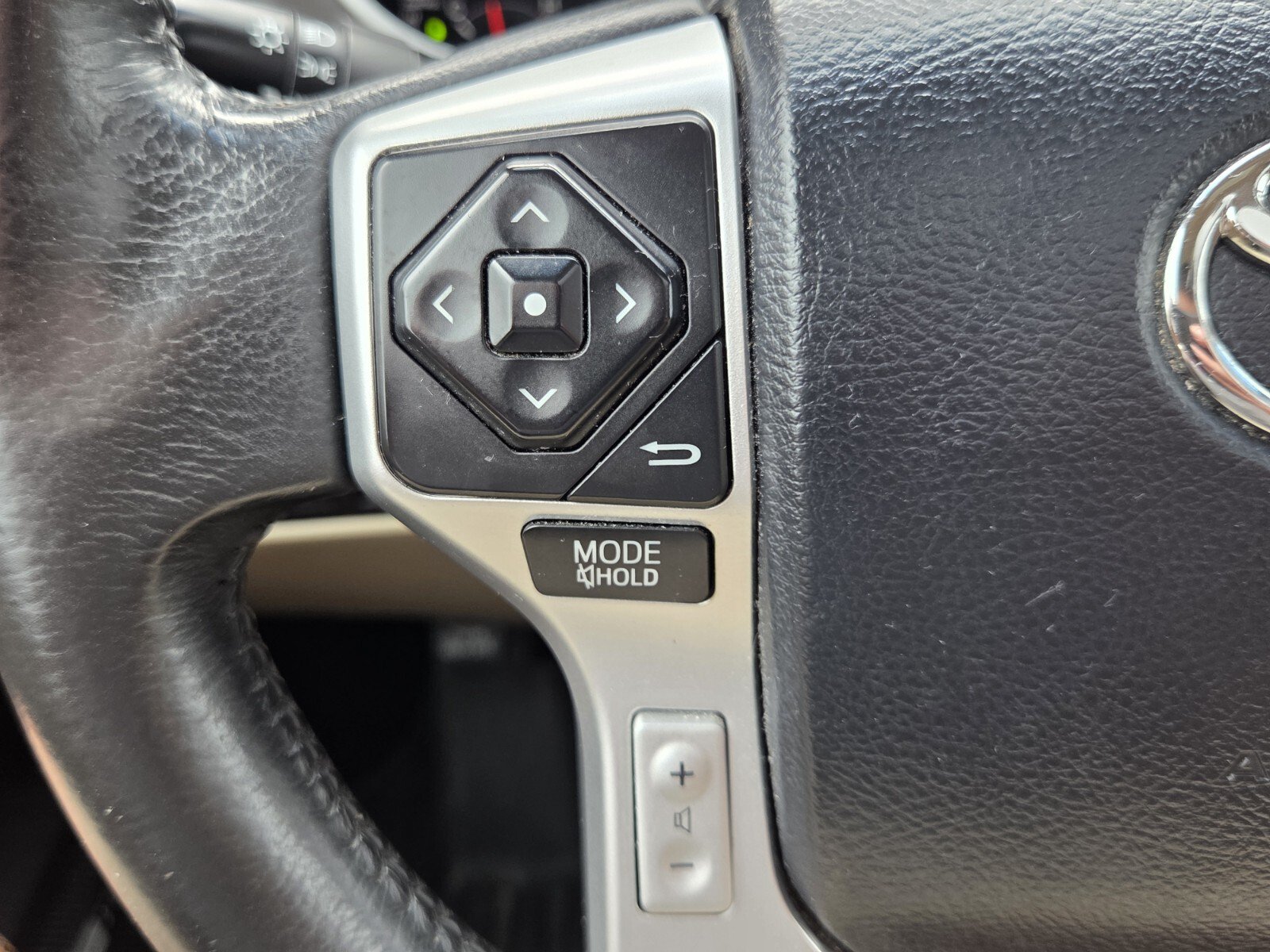 Used 2017 Toyota Sequoia Platinum AWD/4WD image 26