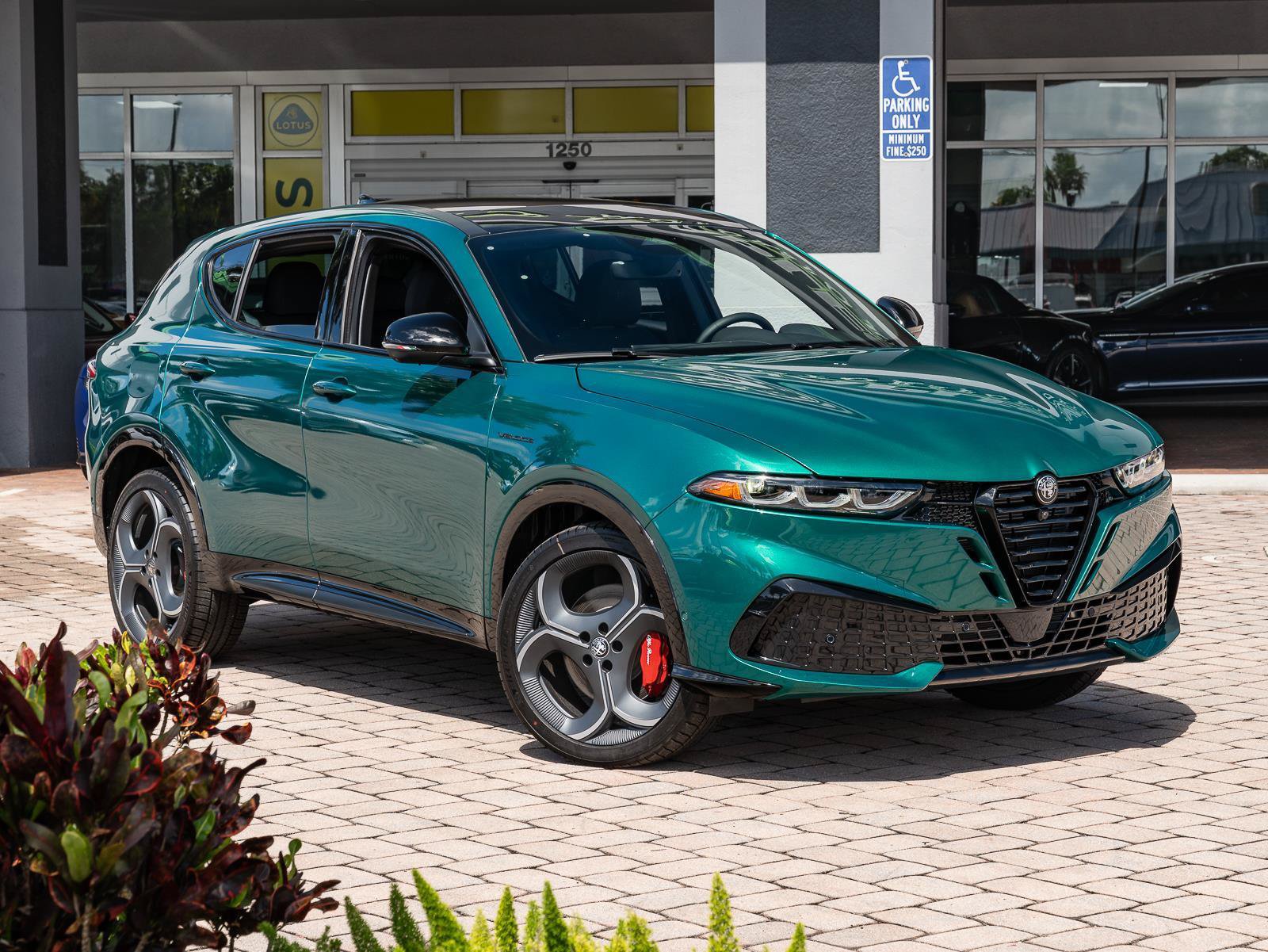 New 2026 Alfa Romeo Tonale w/ Quick Order Package 23H Volce AWD/4WD image 5