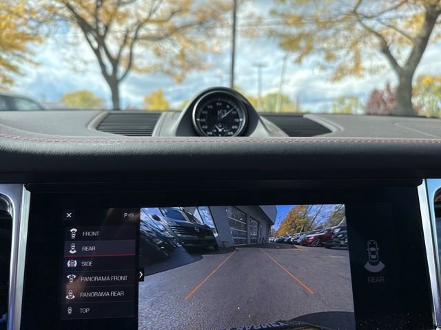Used 2024 Porsche Macan image 17